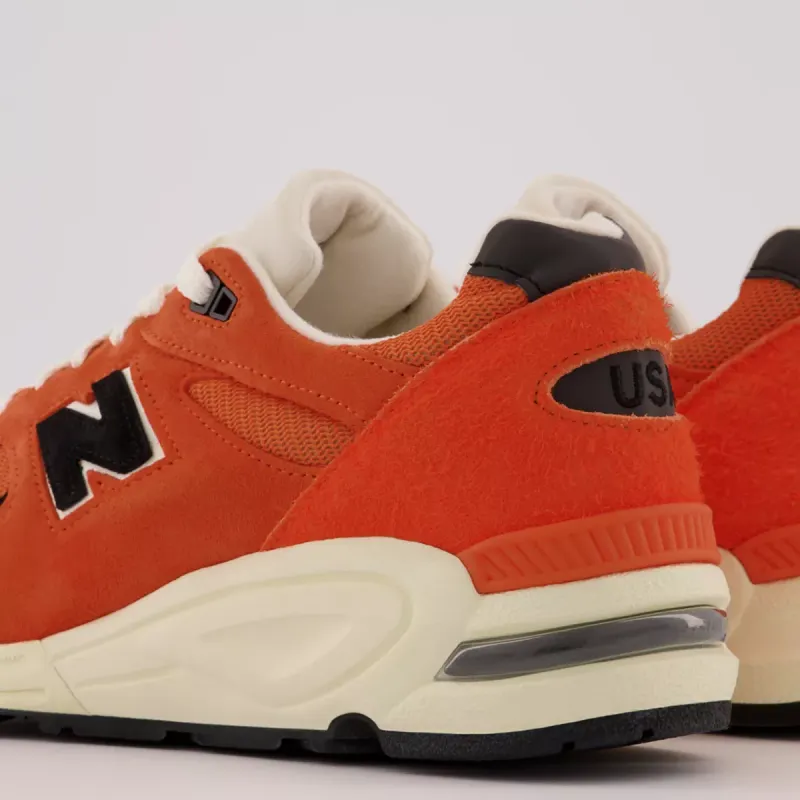 New Balance 990v2 MiUSA Marigold Marigold / Black (M990AI2)