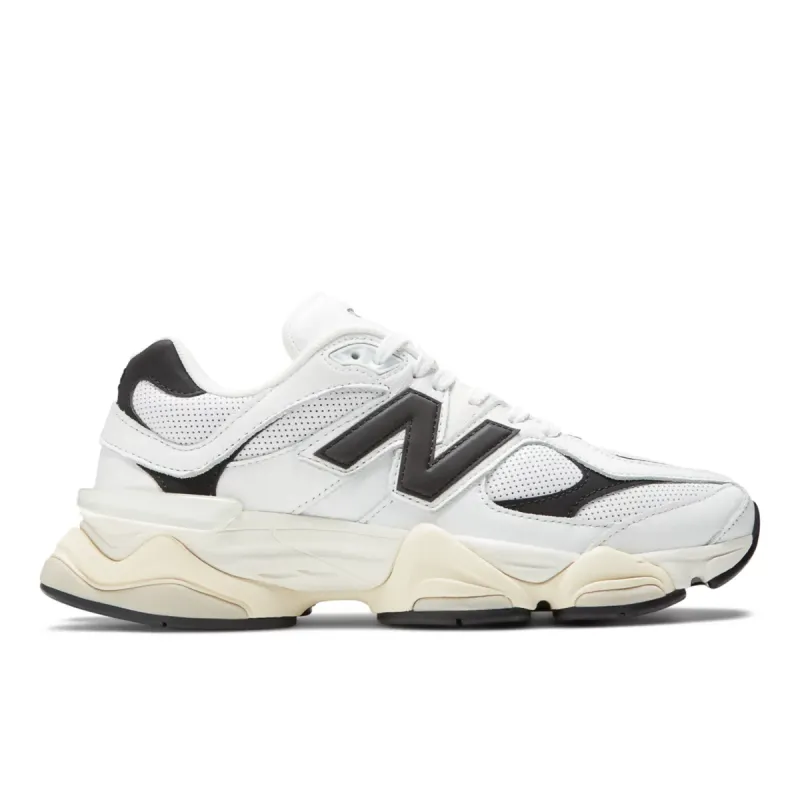New Balance “White / Black / Sea Salt” (U9060AAB)