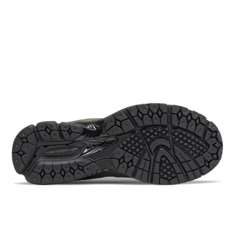 New Balance 2002R Triumph Green Triumph Green / Black (ML2002RM)