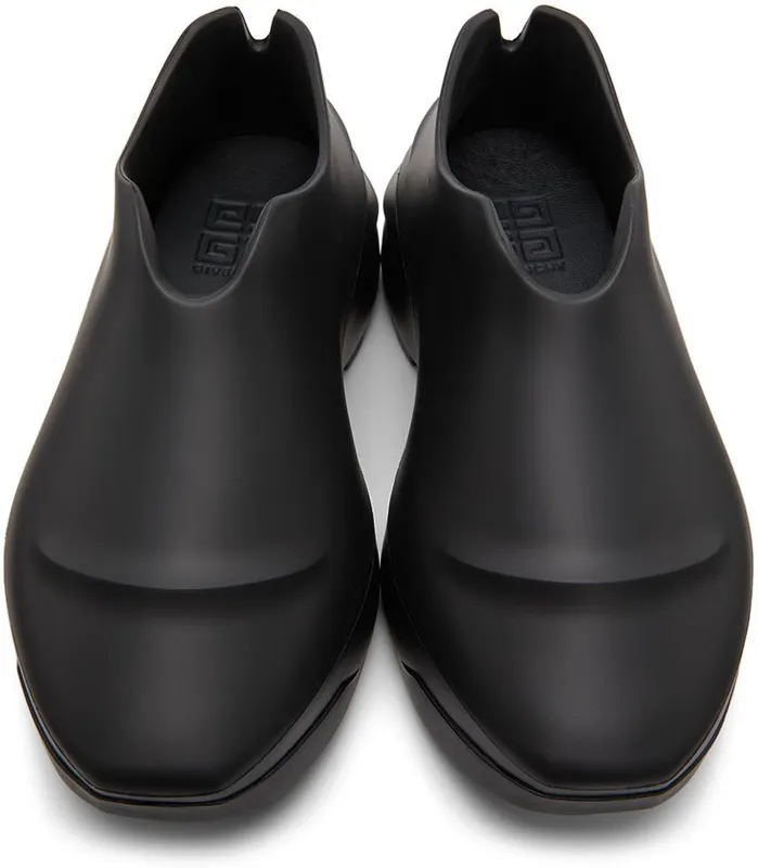 Givenchy Black Monumental Mallow Low Sneakers (BHZ013H113)