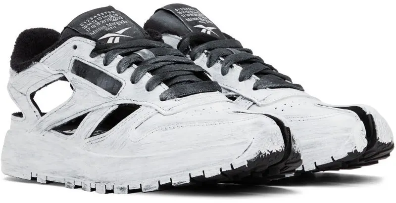 Maison Margiela White Reebok Edition Bianchetto Décoritiqué Tabi Low Sneakers (S57WS0429 P4379)