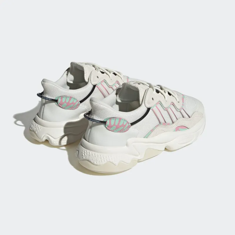 adidas OZWEEGO Off White / Off White / Core Black (HQ1858)