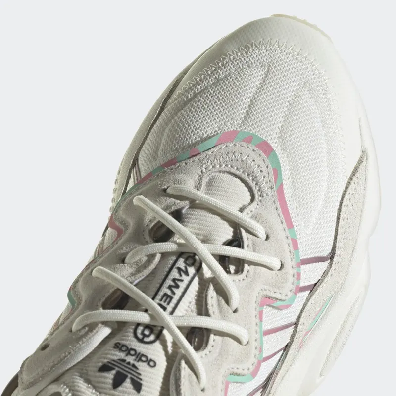 adidas OZWEEGO Off White / Off White / Core Black (HQ1858)