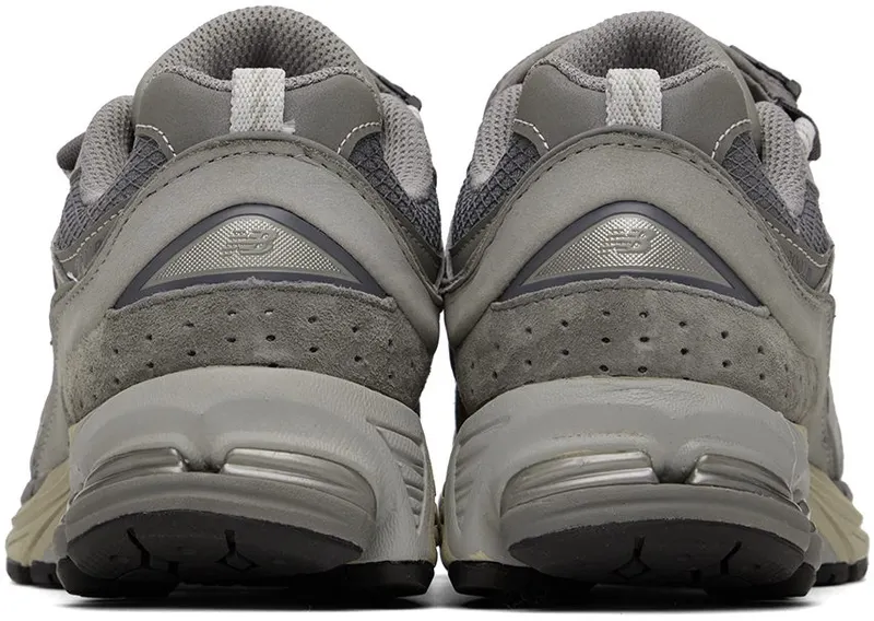 New Balance 2002R Grey Pocket (M2002RVC)