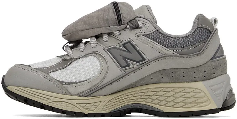 New Balance 2002R Grey Pocket (M2002RVC)