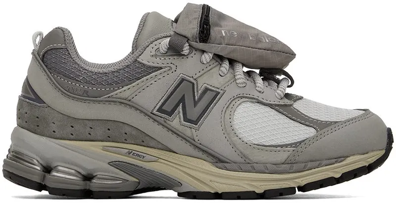 New Balance 2002R Grey Pocket (M2002RVC)