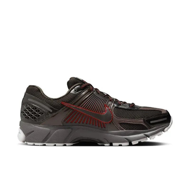 Nike Zoom Vomero 5 Velvet Brown/Earth/Anthracite/Gym Red (FN3420-200)