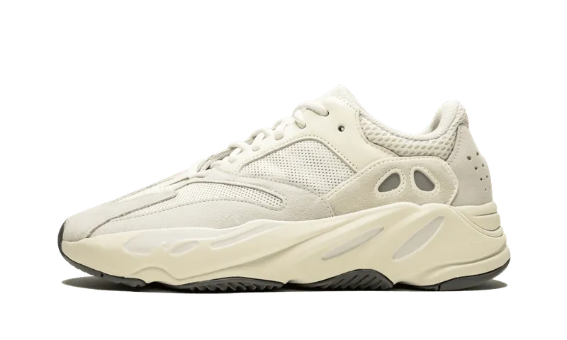 Yeezy Boost 700 Analog (EG7596)