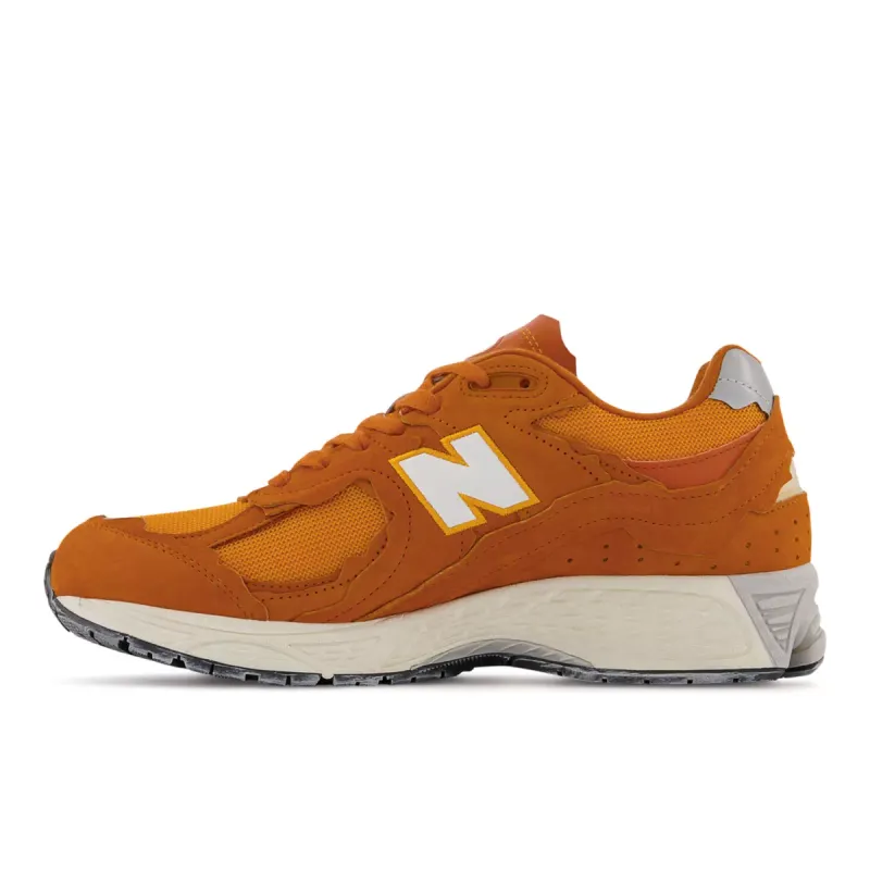 New Balance 2002R Protection Pack Orange (M2002RDE)
