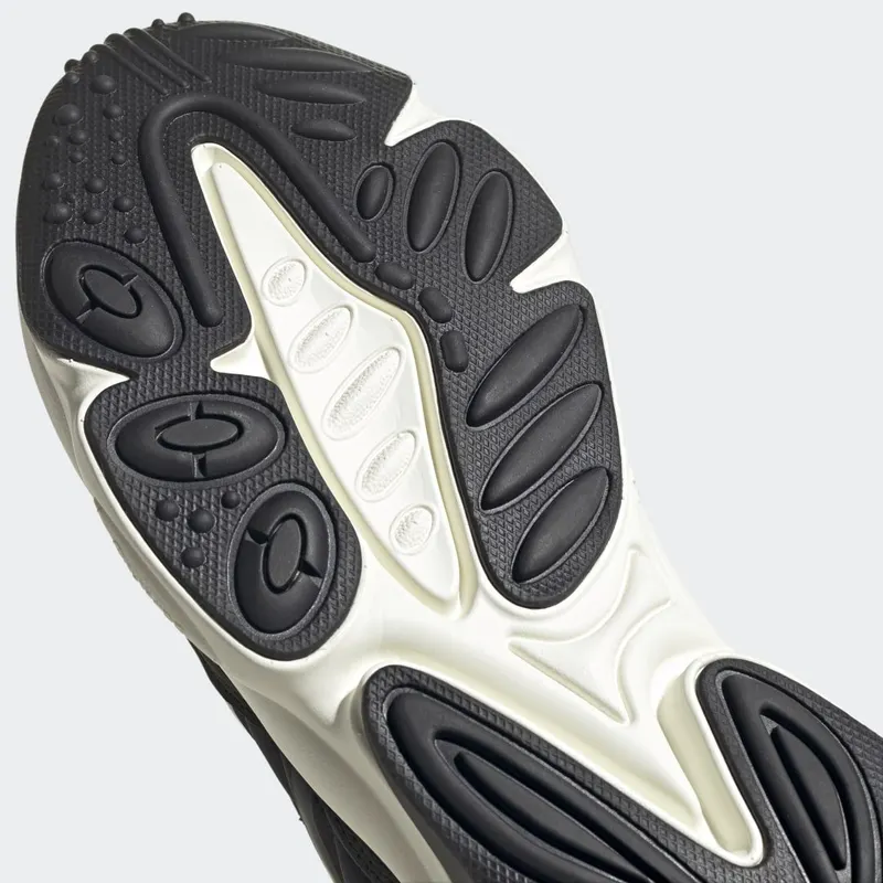 adidas OZWEEGO Core Black / Core Black / Signal Pink / Coral (FV9668)