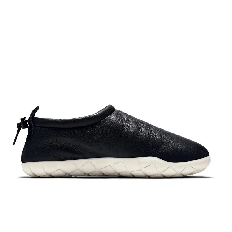 Nike Air Moc Bomber ‘Black & Sail’ (862439-001)