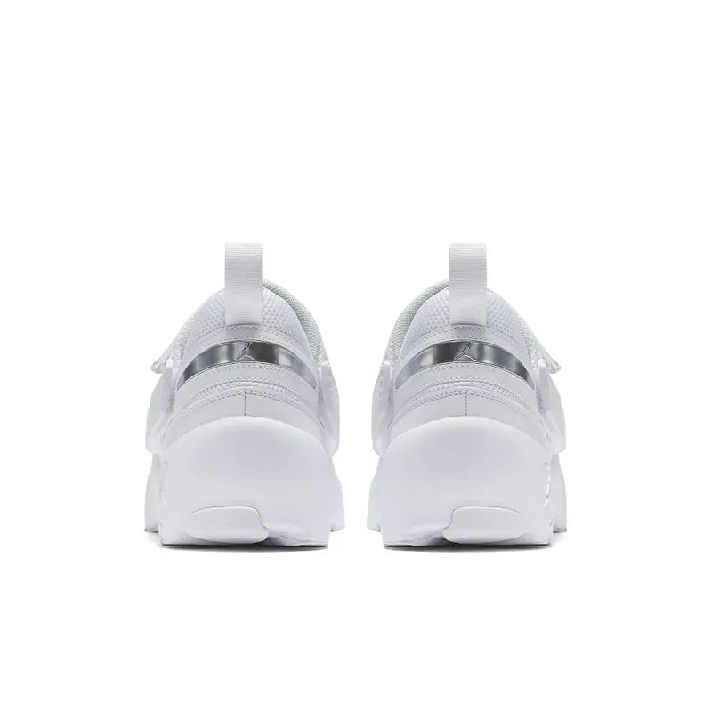 Jordan Trunner LX ‘Pure Platinum & White’ (897992-100)