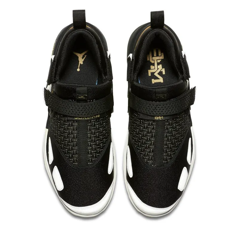 Jordan Trunner LX ‘BHM’ (909408-032)