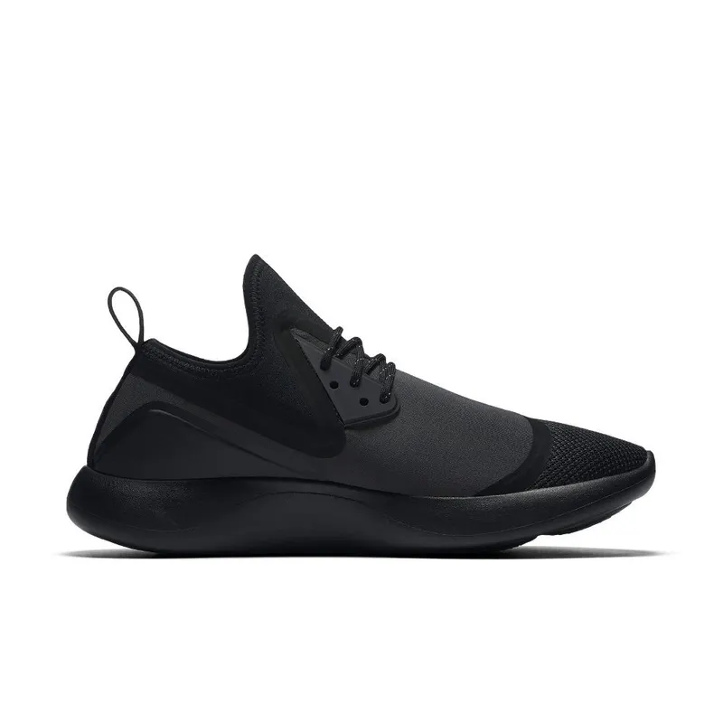 Nike LunarCharge Essential ‘Triple Black’ (923619-001)