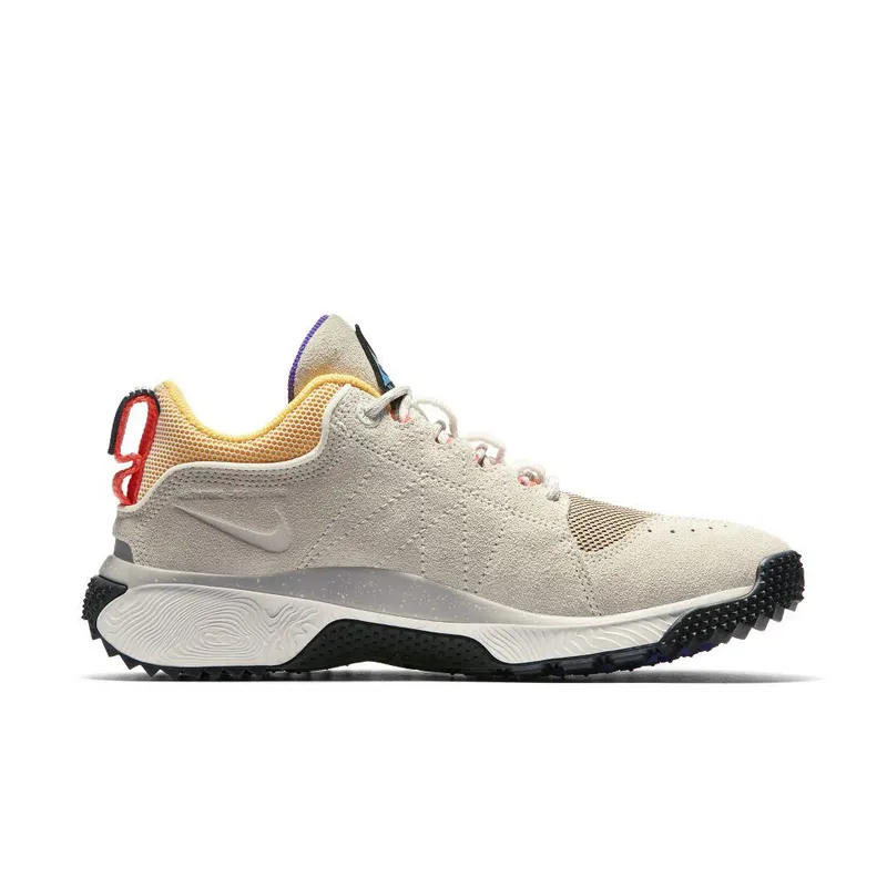 Nike ACG Dog Mountain ‘Summit White and Black and Laser Orange’ (AQ0916-100)