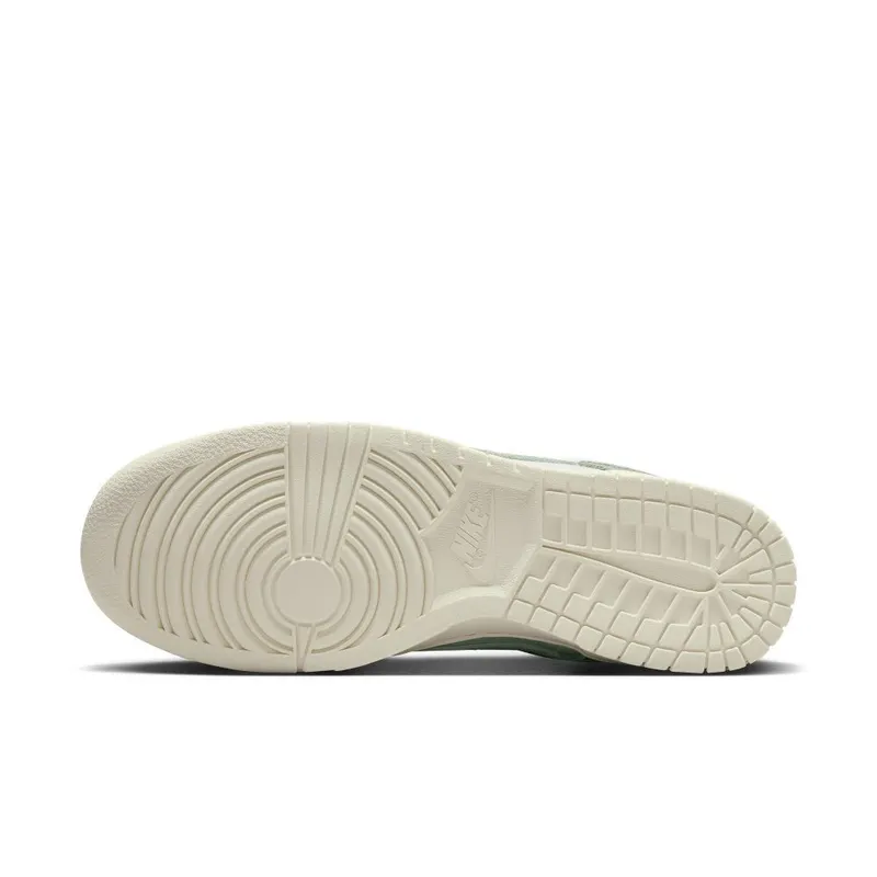 Nike Dunk Low Retro Premium ‘Mica Green’ (DV7212-300)