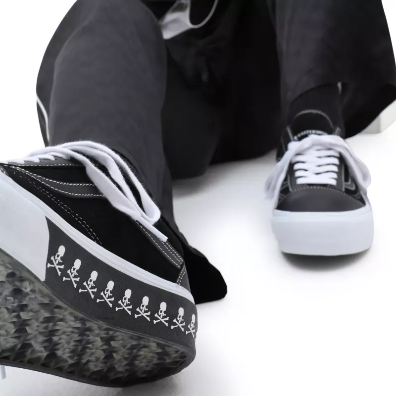 VANS Vault By Vans X Mastermind World Old Skool Lx Zwart (VN0A4BVFBLK)