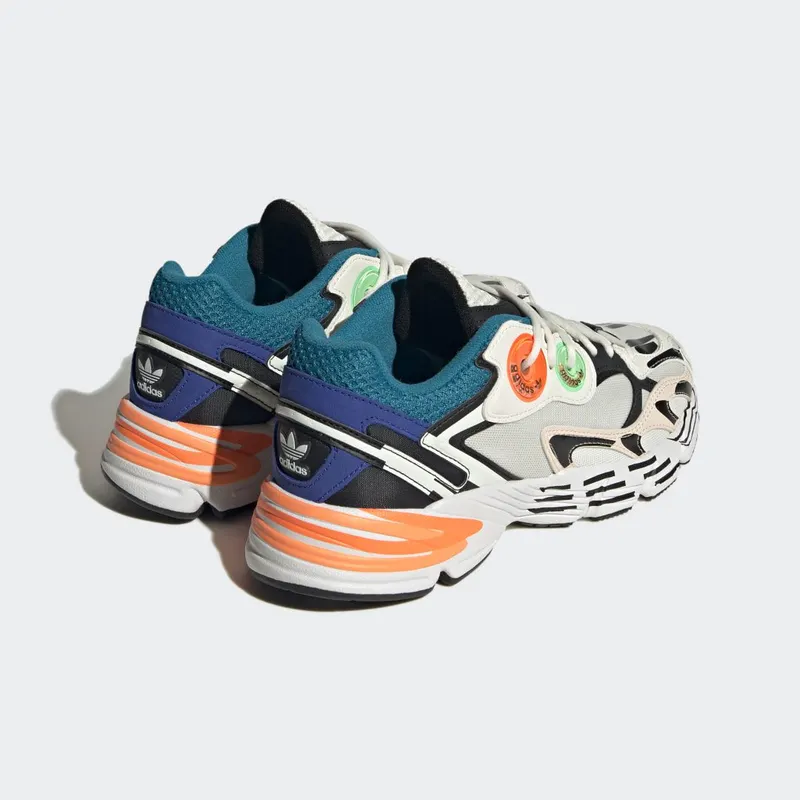 adidas Astir Off White / Core Black / Grey Six (ID9382)