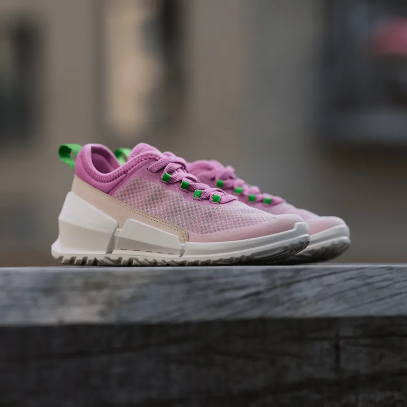Pink (71170260708)