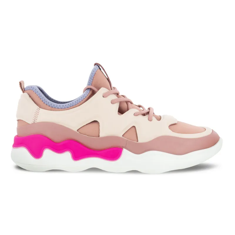 Pink (81083352437)