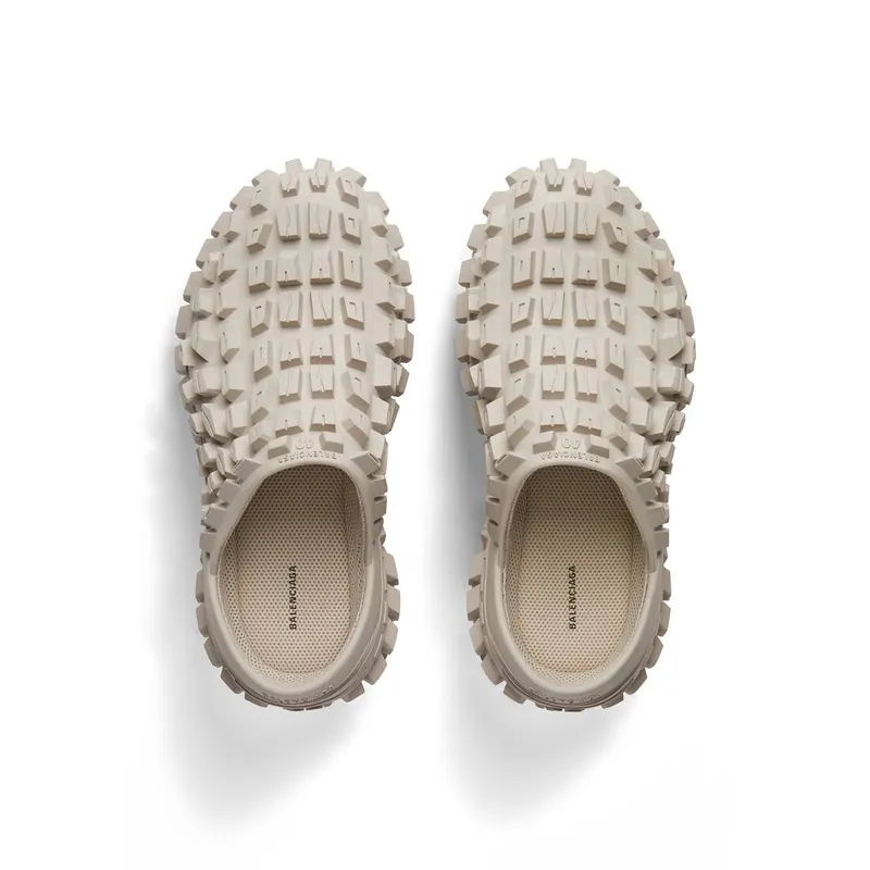 Balenciaga Defender Clog Beige (735250W3CV29700)