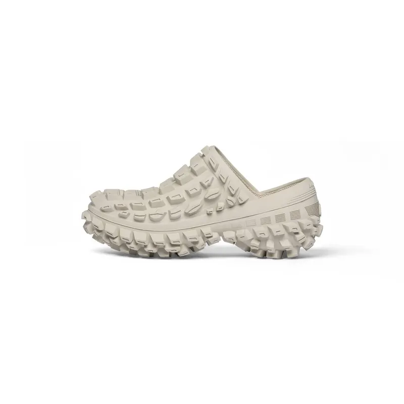 Balenciaga Defender Clog Beige (735250W3CV29700)
