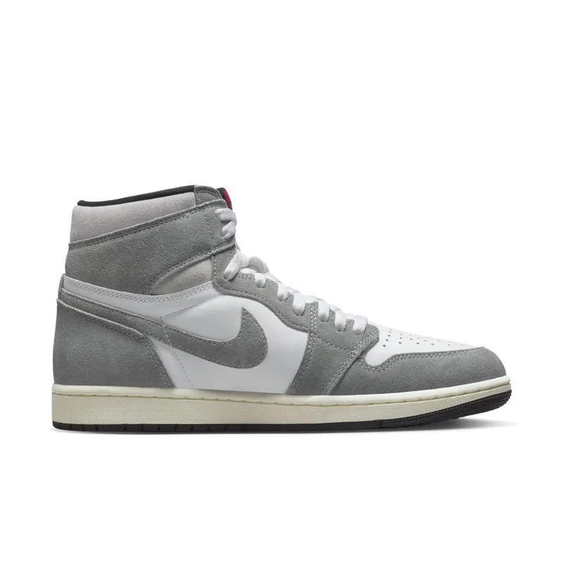 Air Jordan 1 Retro High OG ‘Black and Smoke Grey’ (DZ5485-051)
