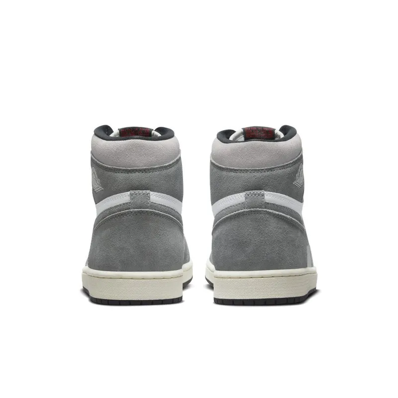 Air Jordan 1 Retro High OG ‘Black and Smoke Grey’ (DZ5485-051)