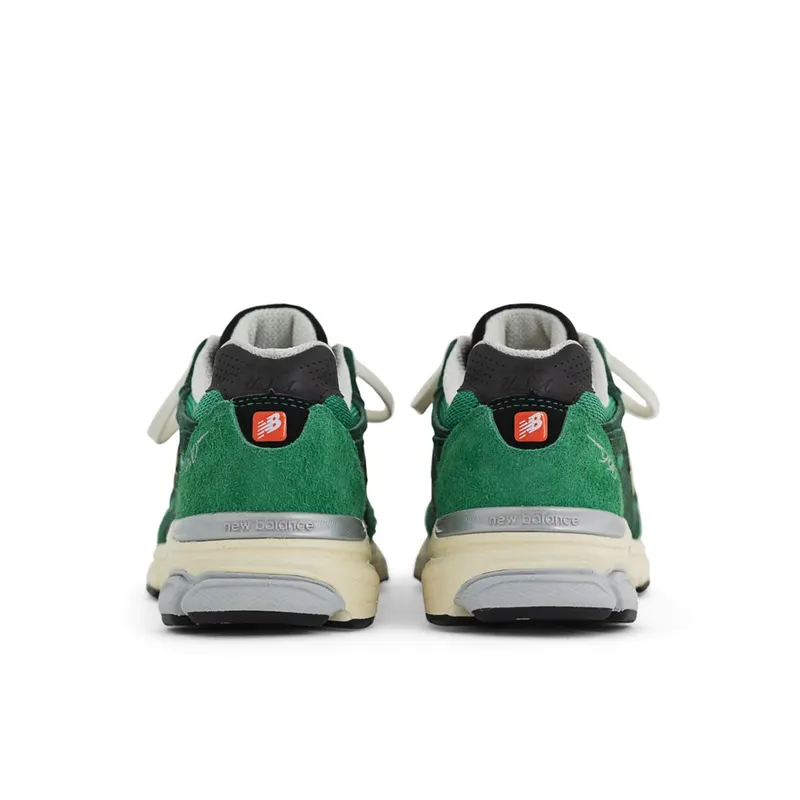 New Balance MADE in USA 990v3 Green / Gold (MR990V3-44743)