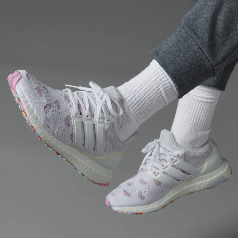 adidas Valentine’s Day Ultraboost 1.0 Cloud White / Cloud White / Violet Fusion (HQ3857)