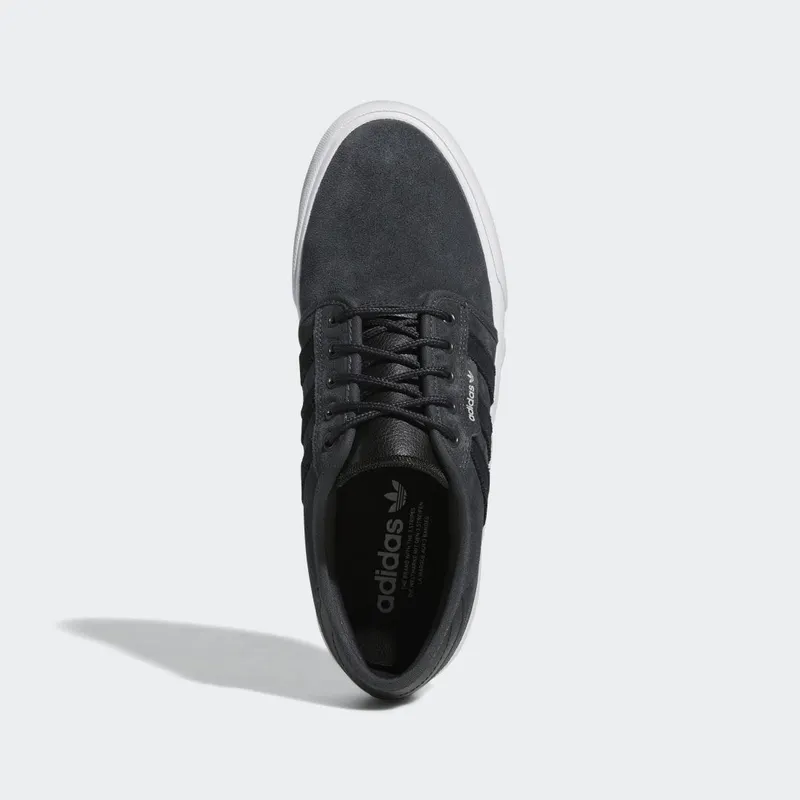 adidas Seeley XT Carbon / Core Black / Cloud White (GX2075)