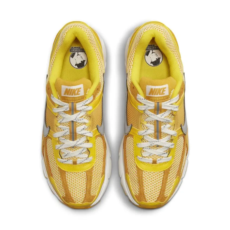 Nike Zoom Vomero 5 ‘Varsity Maize’ Varsity Maize / Laser Orange-Metallic Silver (FJ4453-765)
