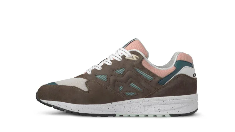 Karhu Legacy 96 – Tarmac / Gray Violet (F806014)