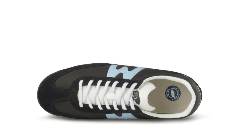 Karhu Mestari – Jet Black / Blue Fog (F805022)
