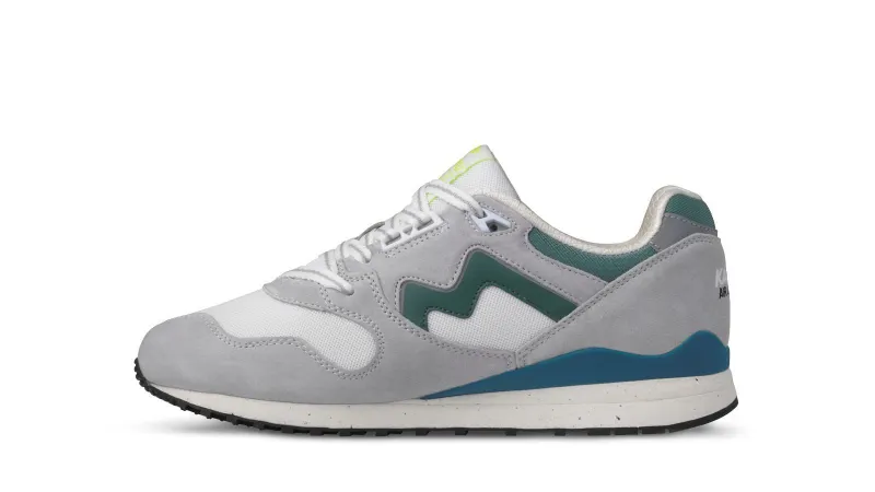 Karhu Synchron Classic – Dawn Blue / Violet (F802658)