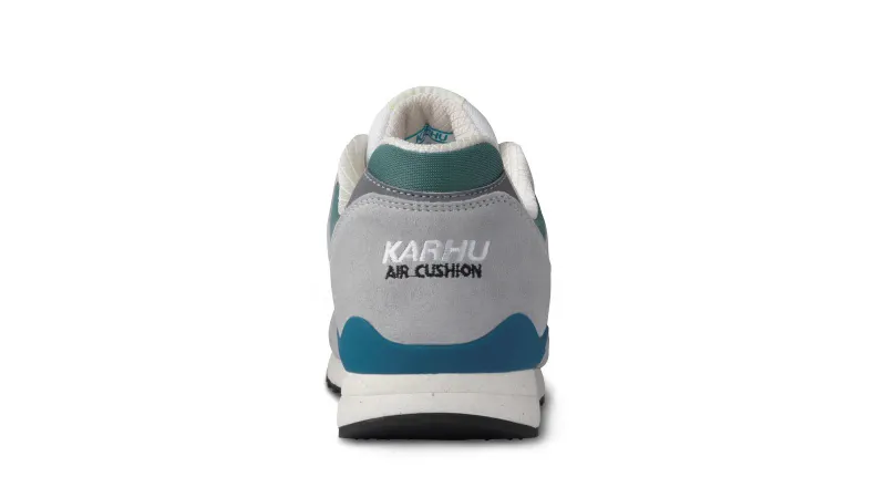 Karhu Synchron Classic – Dawn Blue / Violet (F802658)