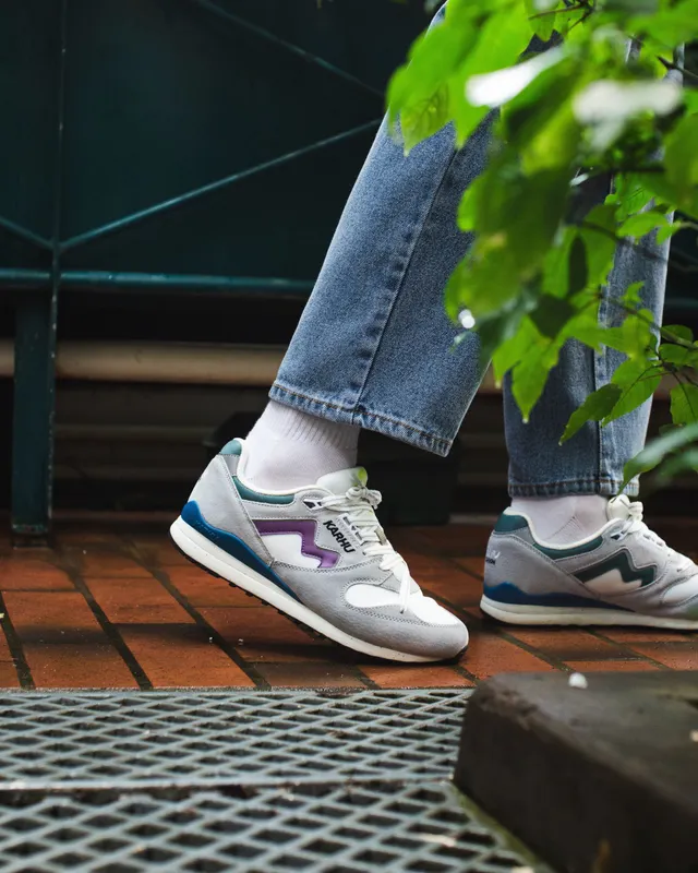 Karhu Synchron Classic – Dawn Blue / Violet (F802658)