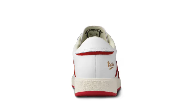 Karhu Trampas – White / Red (F809025)