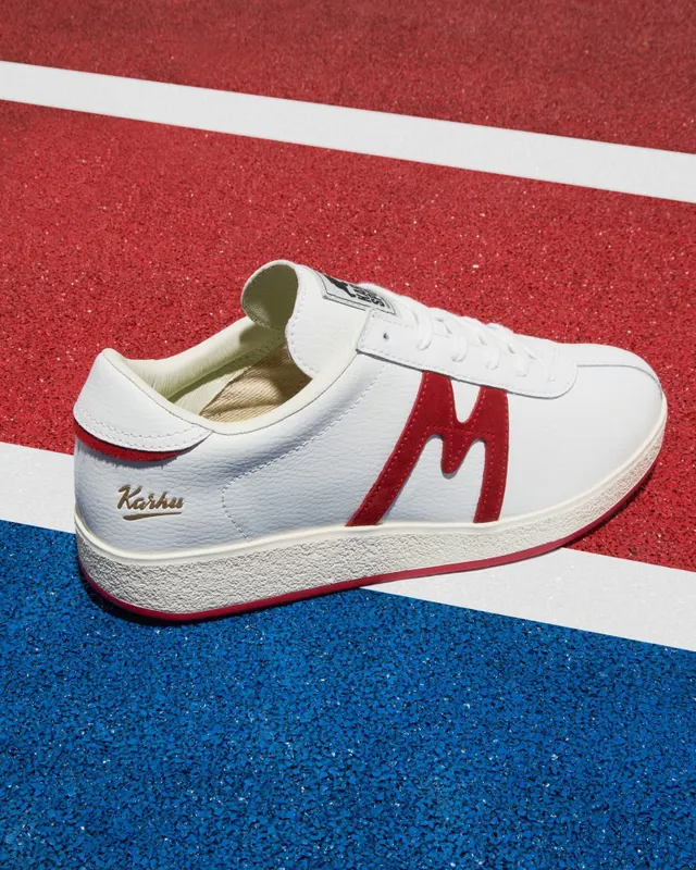 Karhu Trampas – White / Red (F809025)