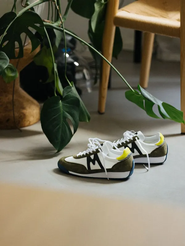 Karhu Mestari – Capers / Jet Black (F805044)