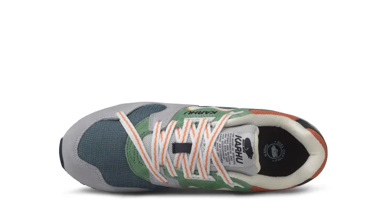 Karhu Synchron Classic – Dawn Blue / Lily White (F802662)