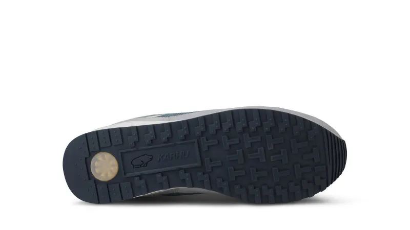 Karhu Synchron Classic – Dawn Blue / Lily White (F802662)