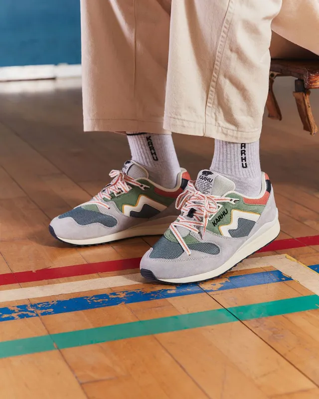 Karhu Synchron Classic – Dawn Blue / Lily White (F802662)