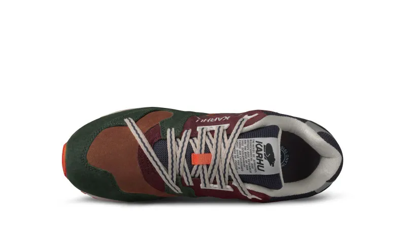 Karhu Synchron Classic – Thyme / Bitter Chocolate (F802665)