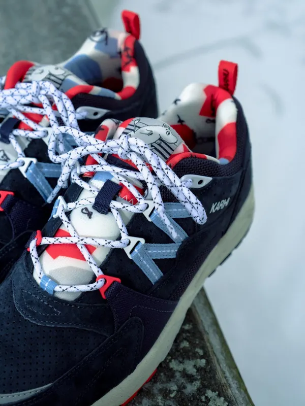 Karhu Fusion 2.0 X Moomin – India Ink / Chambray Blue (F804125)