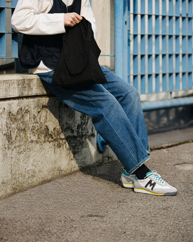 Karhu Mestari – Dawn Blue / Jet Black (F805046)