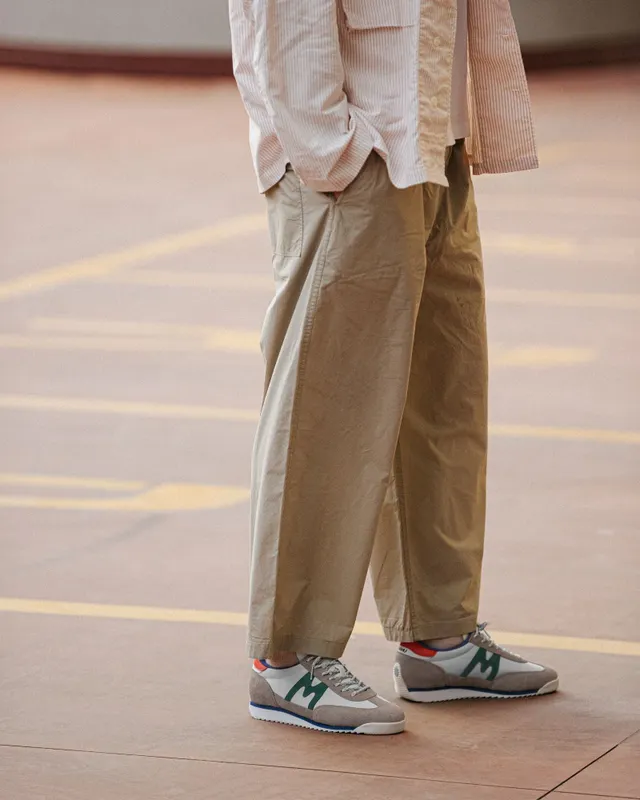 Karhu Mestari – Smoke Gray / Dark Ivy (F805049)