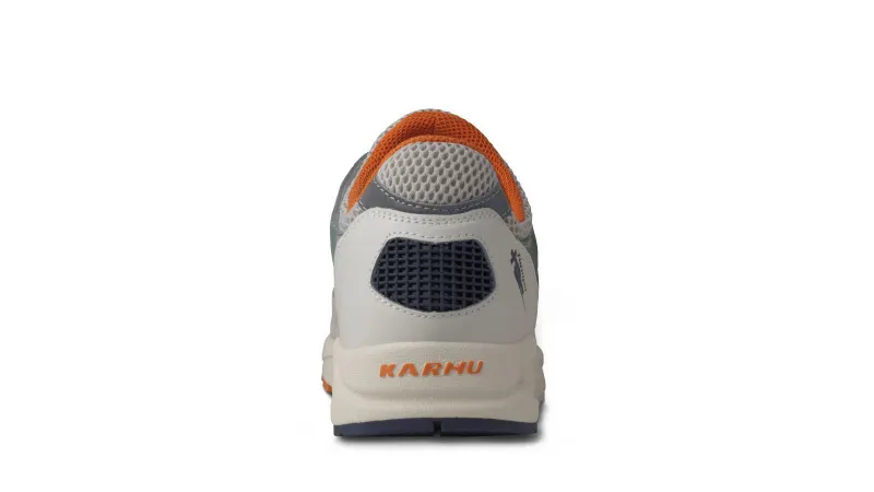 Karhu Aria 95 – Lily White / India Ink (F803083)