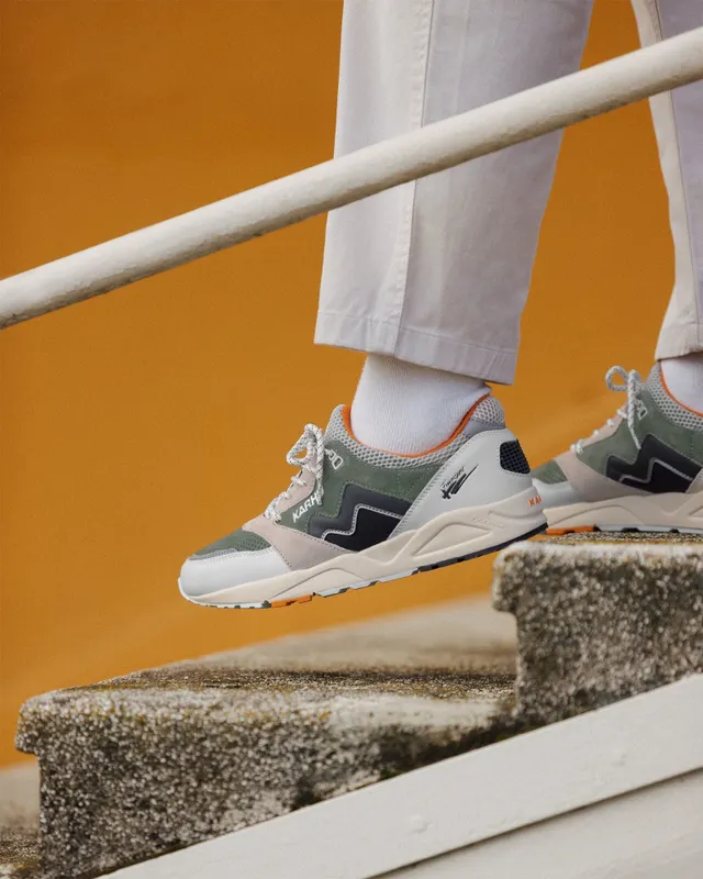 Karhu Aria 95 – Lily White / India Ink (F803083)