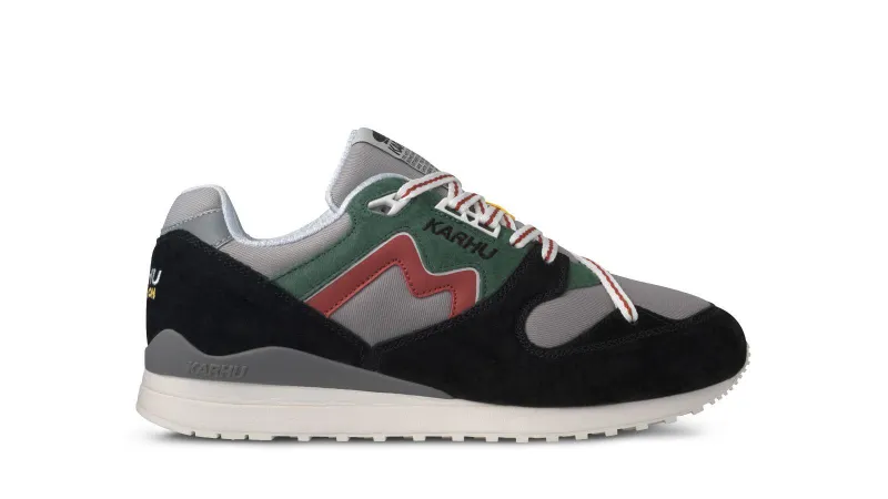 Karhu Synchron Classic – Jet Black / Hot Sauce (F802666)